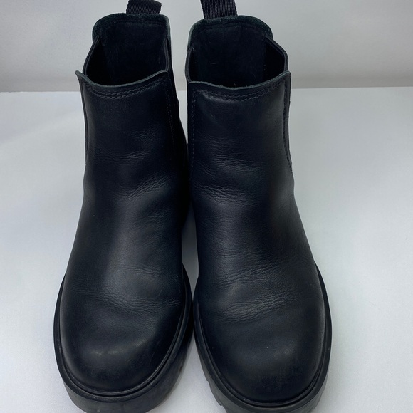 Ugg Leather Boots - Picture 6 of 7